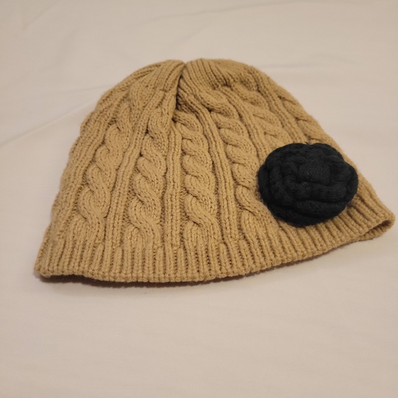 💵3/$20 Knitted Beanie Cute Knitted Cap w/ Flower Accent - Picture 3 of 9